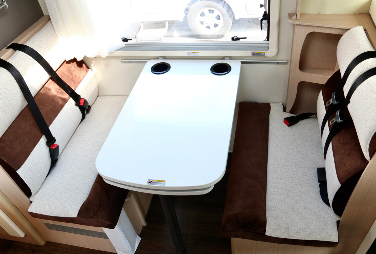 這款房車是怎么實現舒適大床的? 這款房車是怎么實現舒適大床的?