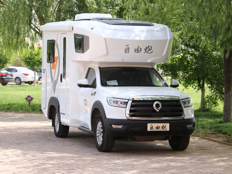 選購四驅(qū)越野房車時應該注意什么？