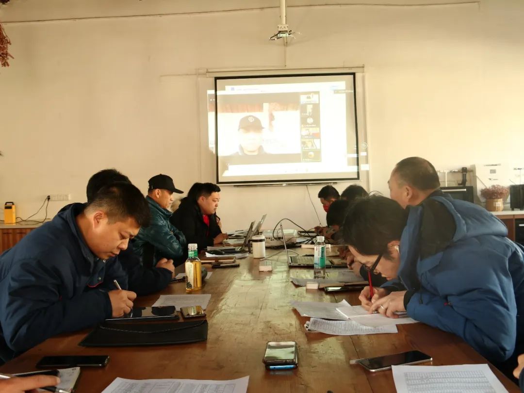 以用戶為中心，覽眾房車高管與用戶在線懇談