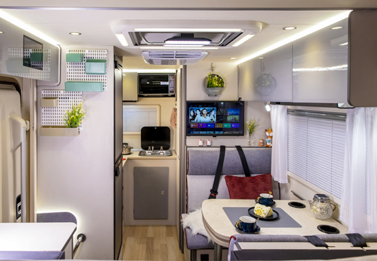 自由炮房車(chē)引領(lǐng)消費(fèi)，拒絕平庸